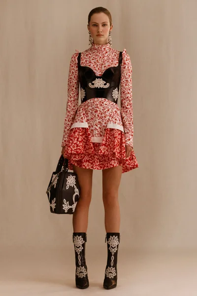 Look 10